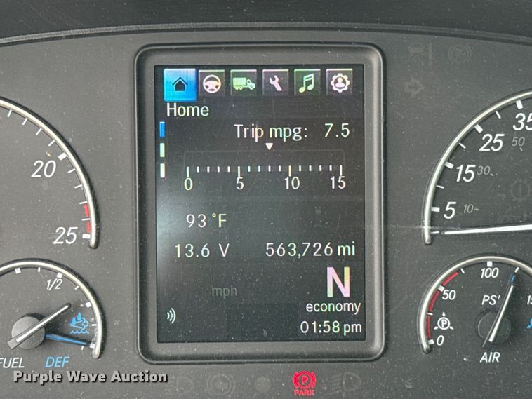 image for item ET6295 2022 Freightliner Cascadia 126 semi truck