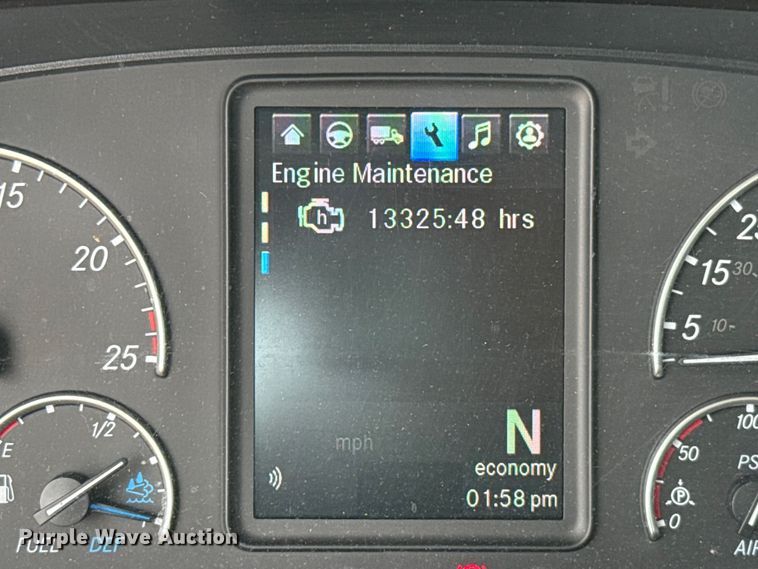 image for item ET6295 2022 Freightliner Cascadia 126 semi truck
