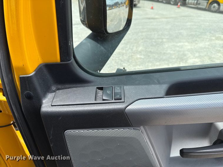 image for item ET6295 2022 Freightliner Cascadia 126 semi truck