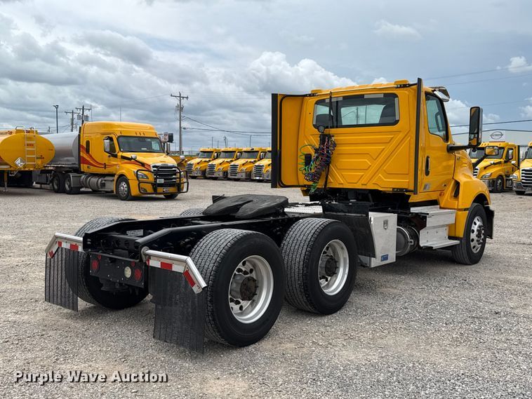 image for item ET6296 2021 International LT625  semi truck