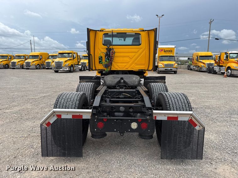 image for item ET6296 2021 International LT625  semi truck