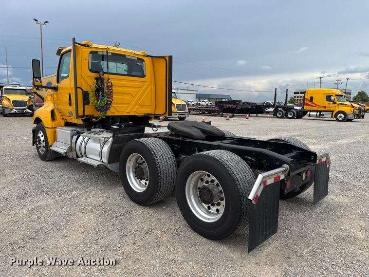 image for item ET6296 2021 International LT625  semi truck