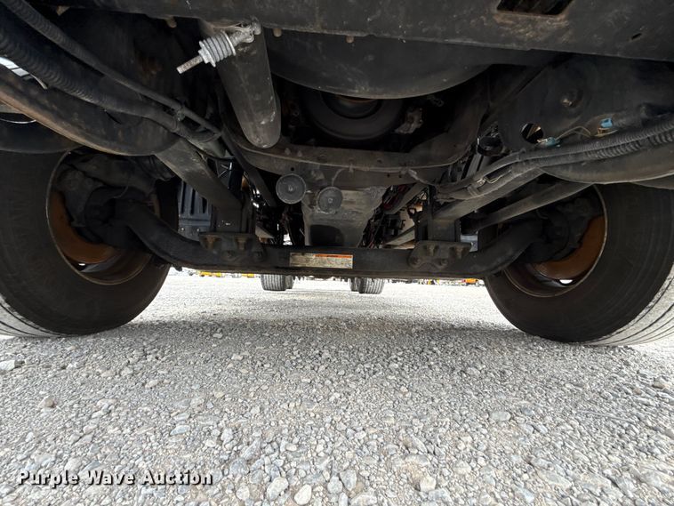 image for item ET6296 2021 International LT625  semi truck