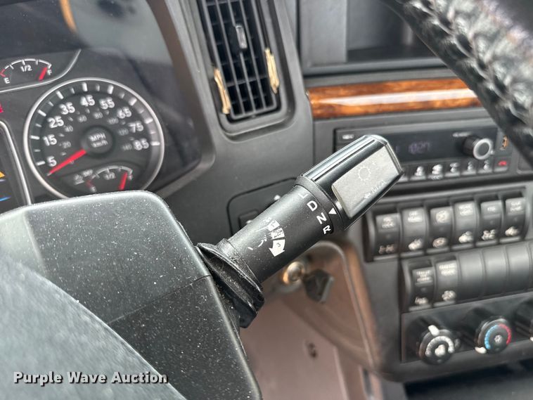 image for item ET6296 2021 International LT625  semi truck