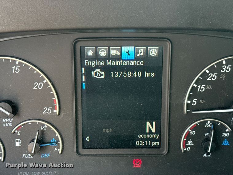 image for item ET6297 2022 Freightliner Cascadia 126 semi truck