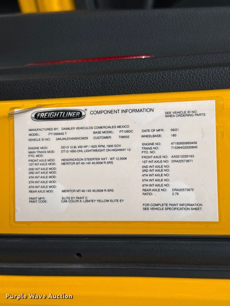 image for item ET6297 2022 Freightliner Cascadia 126 semi truck