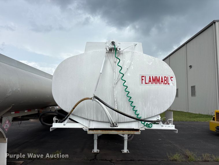 image for item EU5607 2004 MET- GR   Isometric Inc CT-0098 tank trailer