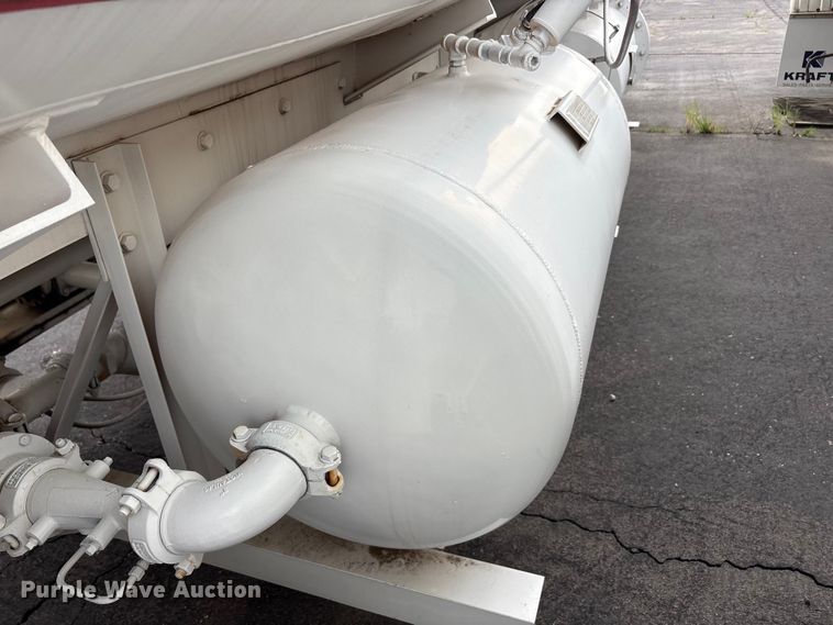 image for item EU5607 2004 MET- GR   Isometric Inc CT-0098 tank trailer