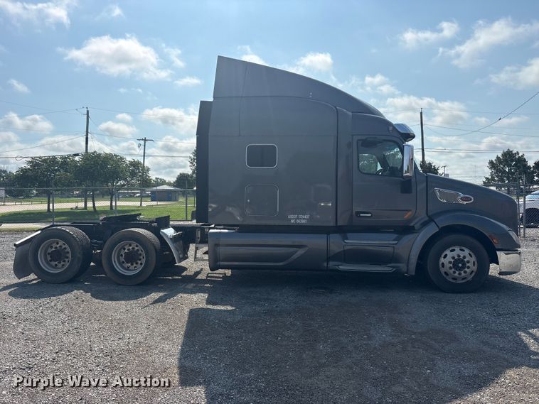 image for item EU5629 2016 Peterbilt 579 semi truck
