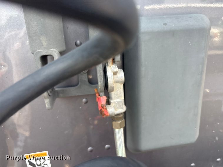 image for item EU5629 2016 Peterbilt 579 semi truck