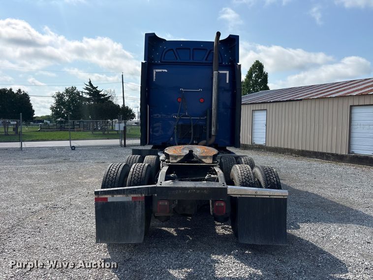 image for item EU5630 2016 Peterbilt 579 semi truck