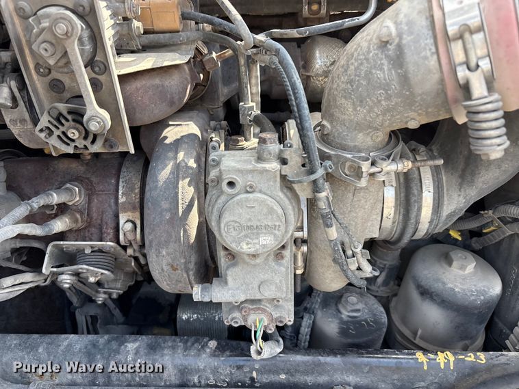 image for item EU5630 2016 Peterbilt 579 semi truck