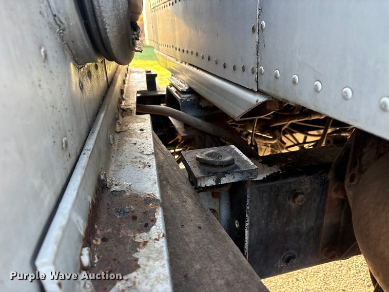 image for item EU5700 1987 Marmon Motor Co semi truck