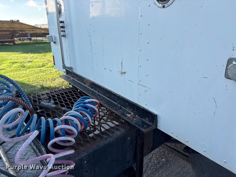 image for item EU5700 1987 Marmon Motor Co semi truck