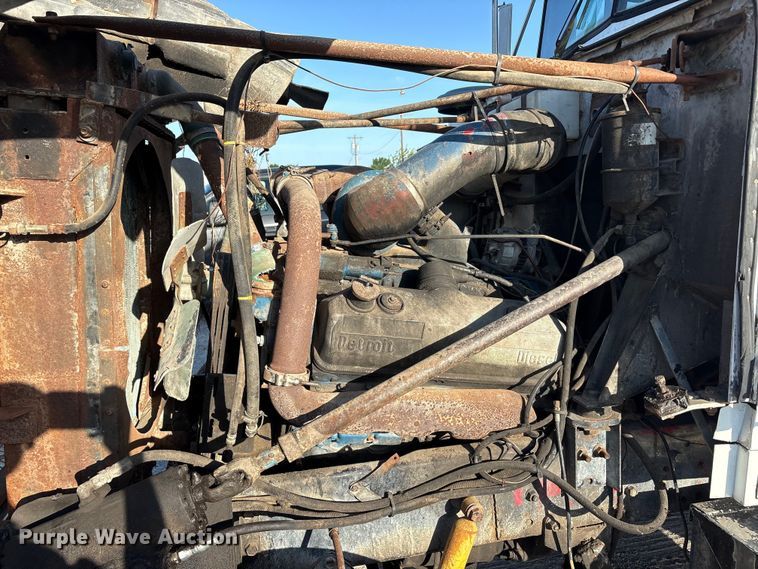 image for item EU5700 1987 Marmon Motor Co semi truck
