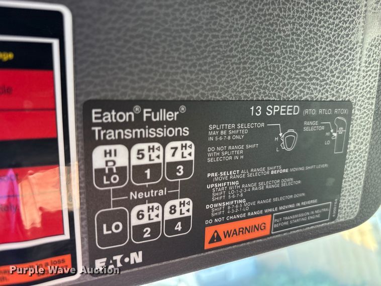 image for item EU5701 2013 Volvo VNL semi truck