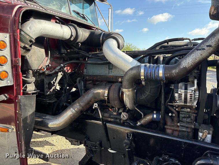 image for item EU5702 1998 Freightliner FLD semi truck