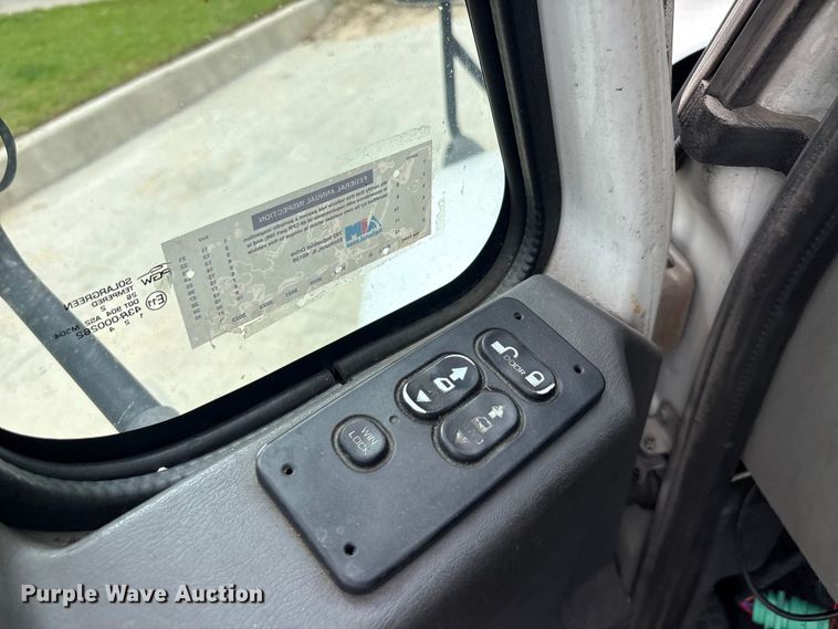 image for item EU5704 2013 International 4300 refrigerated truck