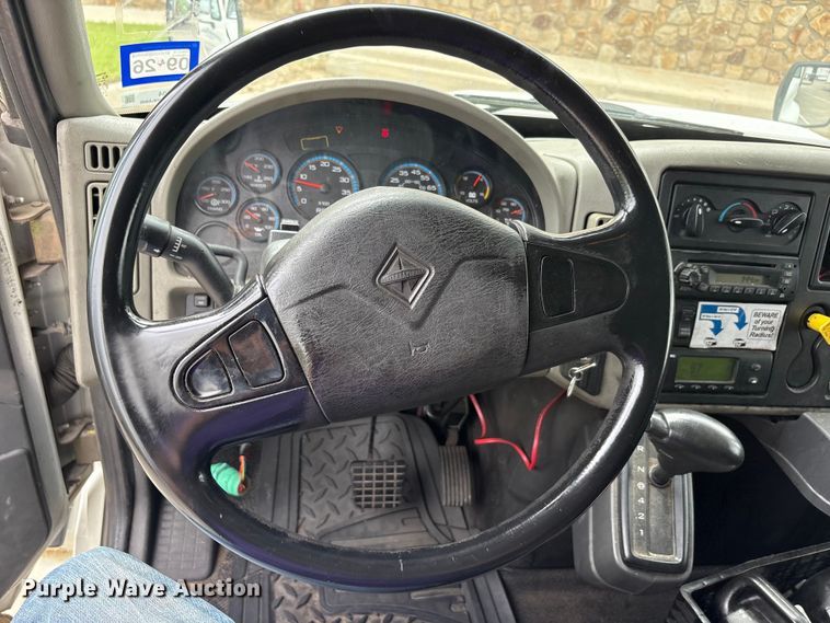 image for item EU5704 2013 International 4300 refrigerated truck