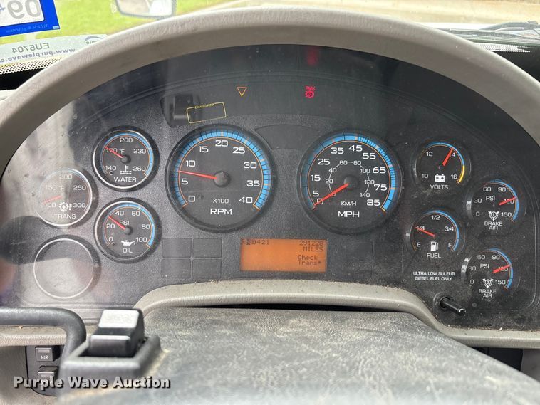 image for item EU5704 2013 International 4300 refrigerated truck