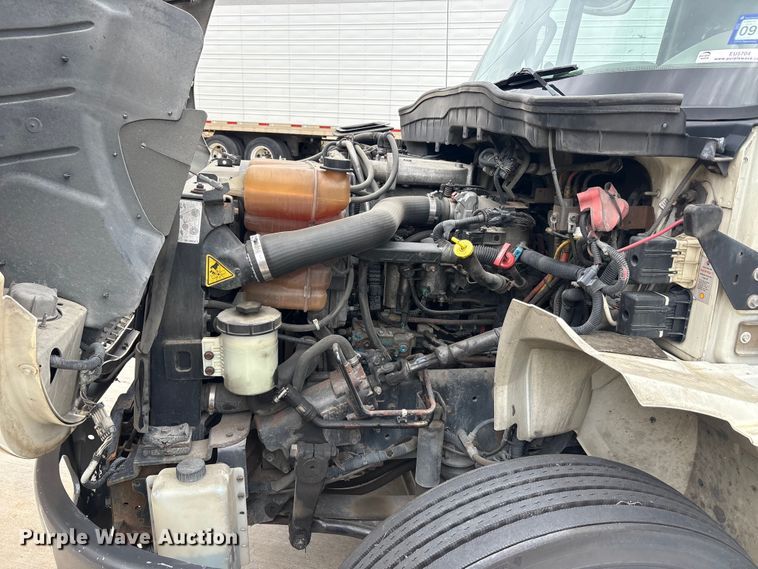 image for item EU5704 2013 International 4300 refrigerated truck