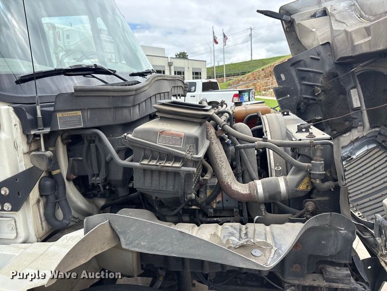 image for item EU5704 2013 International 4300 refrigerated truck