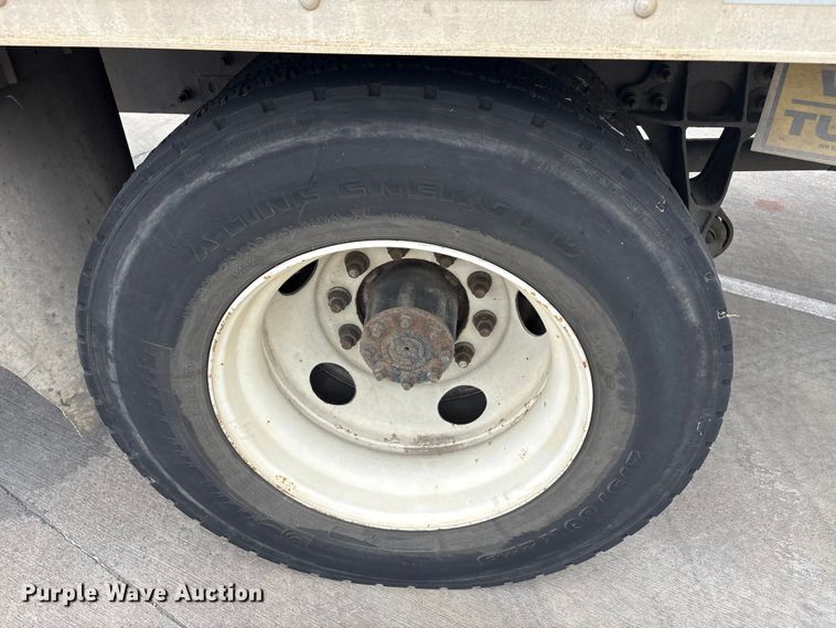 image for item EU5704 2013 International 4300 refrigerated truck