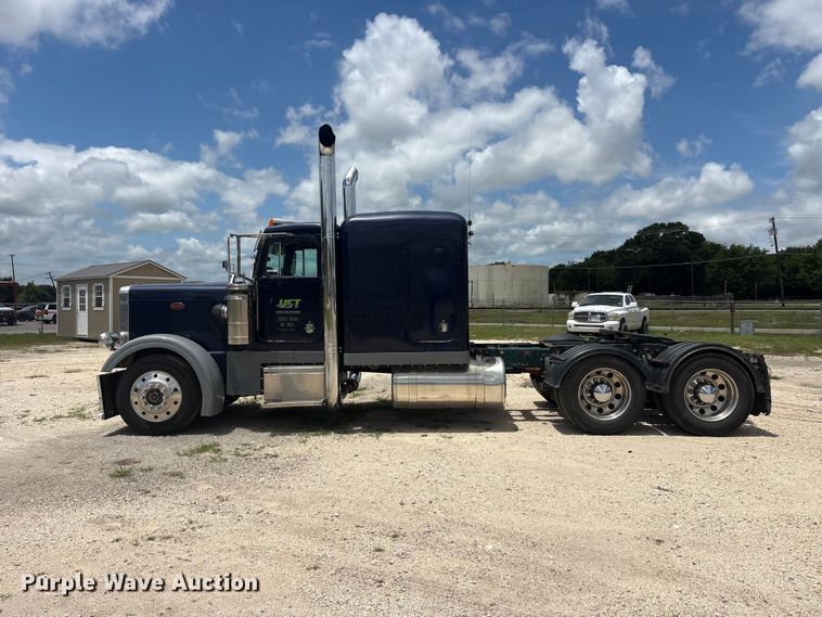 image for item EU5705 1985 Peterbilt 359 semi truck
