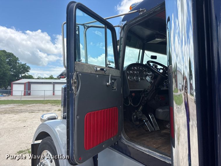 image for item EU5705 1985 Peterbilt 359 semi truck