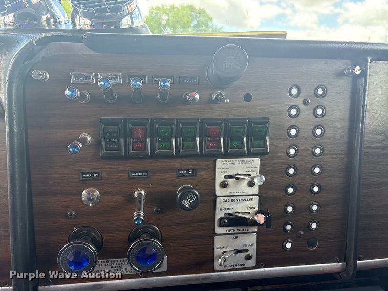 image for item EU5705 1985 Peterbilt 359 semi truck