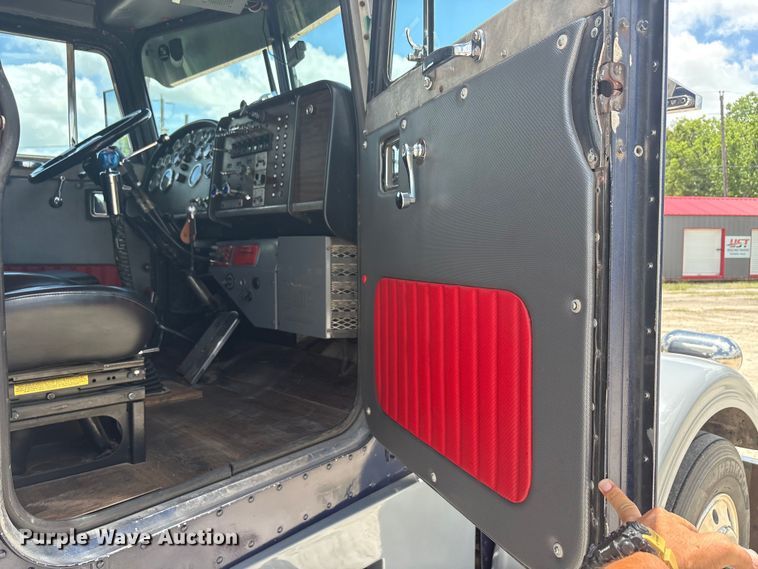image for item EU5705 1985 Peterbilt 359 semi truck