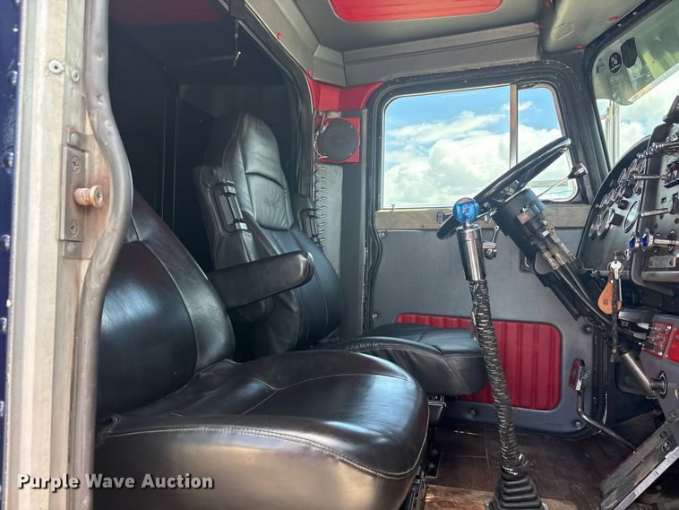 image for item EU5705 1985 Peterbilt 359 semi truck