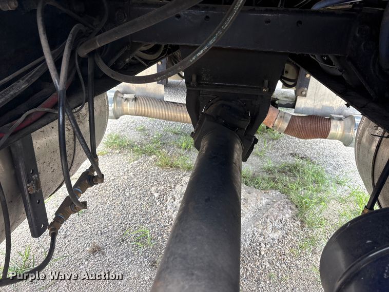 image for item EU5705 1985 Peterbilt 359 semi truck