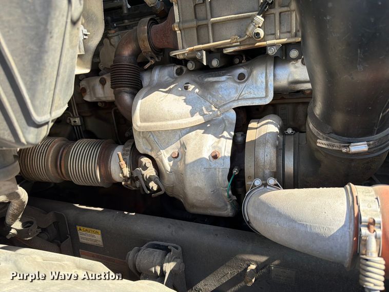 image for item EU8696 2021 Freightliner Cascadia semi truck