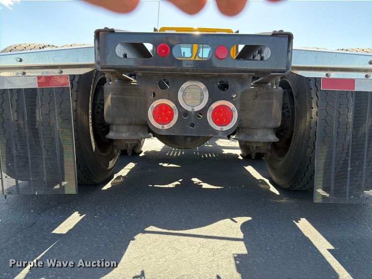image for item EU8696 2021 Freightliner Cascadia semi truck