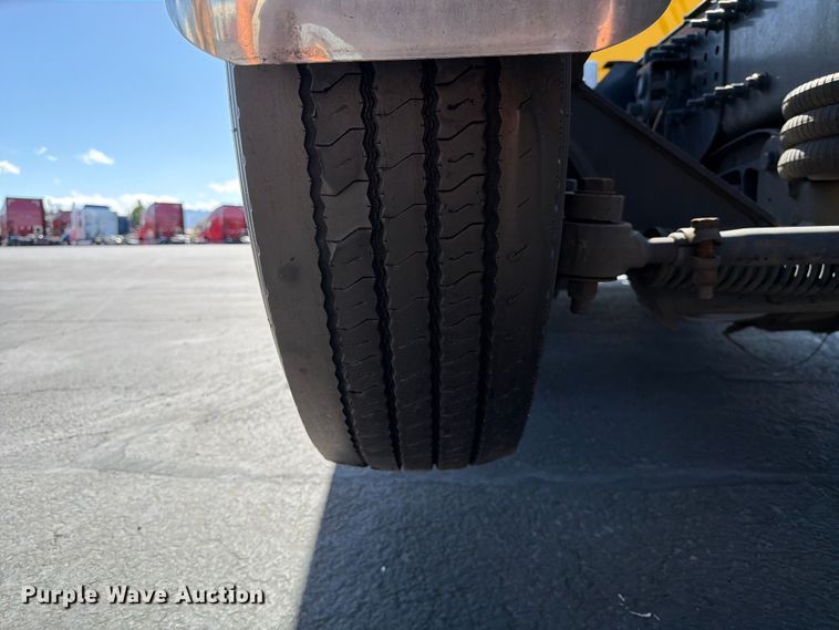 image for item EU8696 2021 Freightliner Cascadia semi truck
