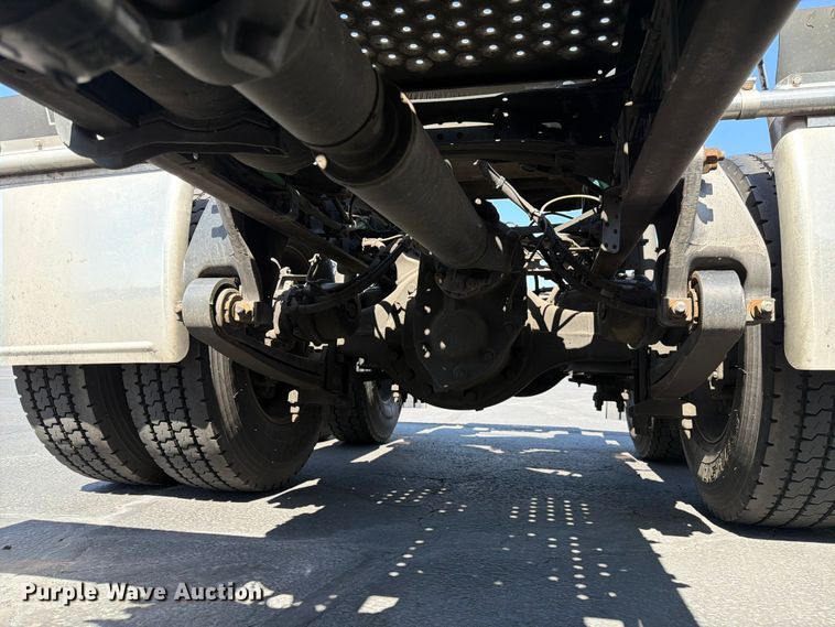 image for item EU8696 2021 Freightliner Cascadia semi truck