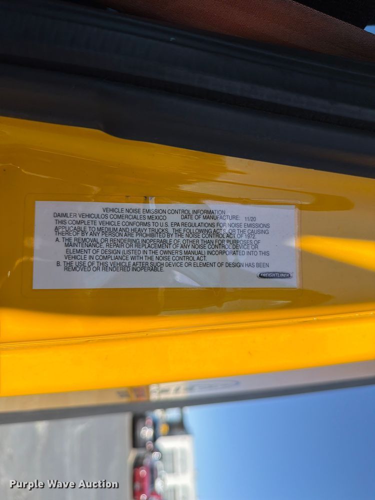 image for item EU8696 2021 Freightliner Cascadia semi truck