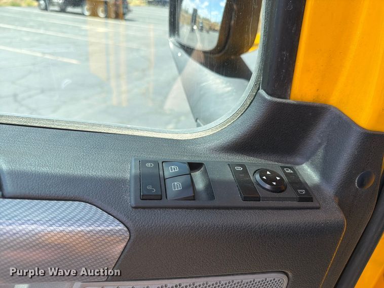image for item EU8697 2021 Freightliner Cascadia 126 semi truck