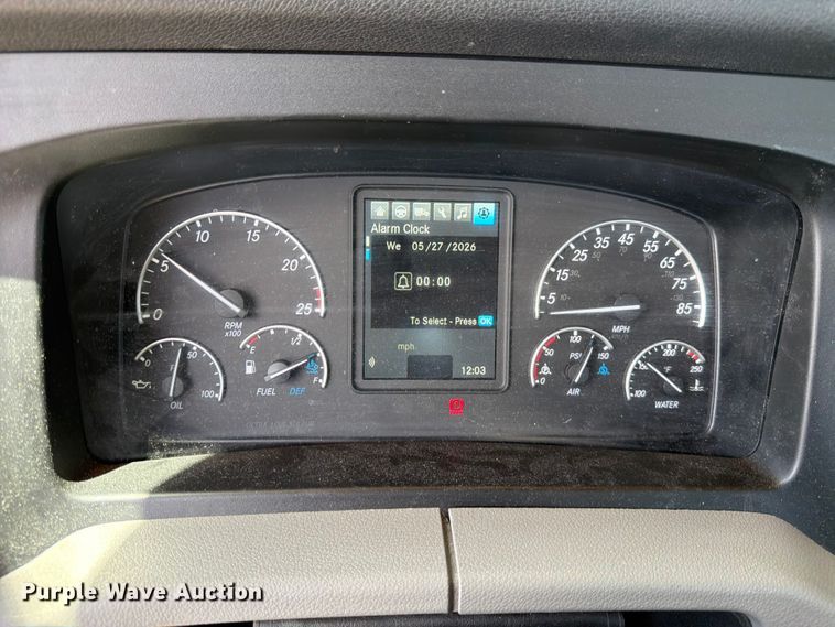 image for item EU8697 2021 Freightliner Cascadia 126 semi truck