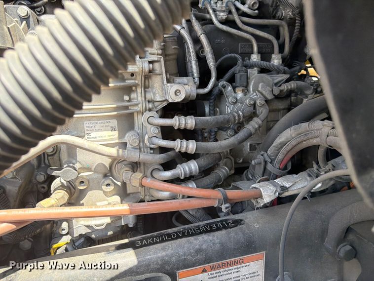image for item EU8697 2021 Freightliner Cascadia 126 semi truck