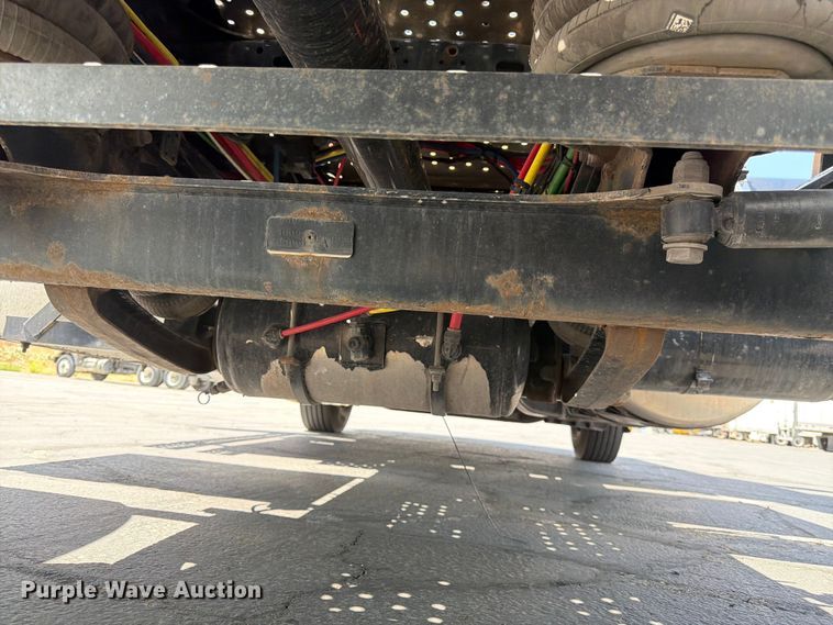 image for item EU8697 2021 Freightliner Cascadia 126 semi truck