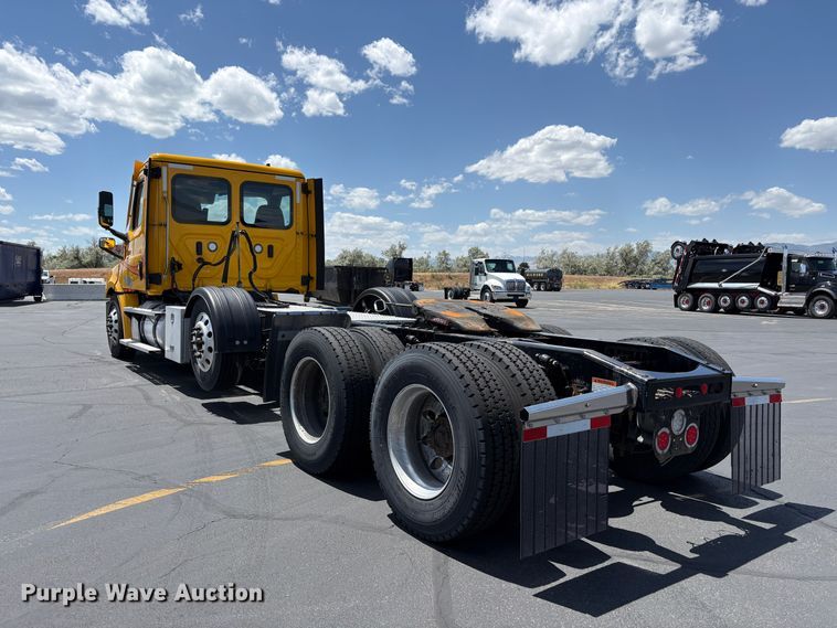 image for item EU8698 2021 Freightliner Cascadia semi truck