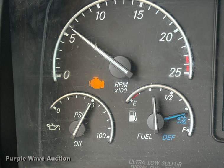 image for item EU8698 2021 Freightliner Cascadia semi truck