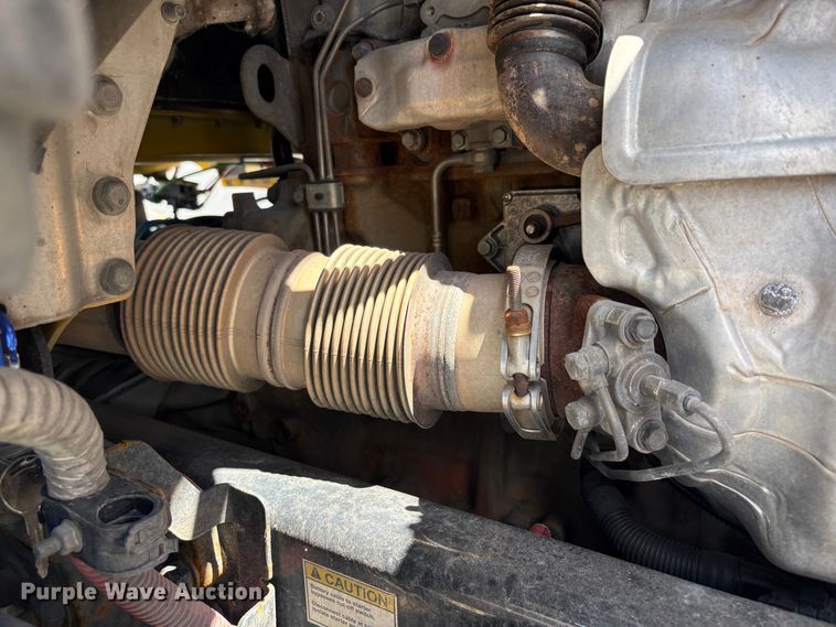 image for item EU8698 2021 Freightliner Cascadia semi truck