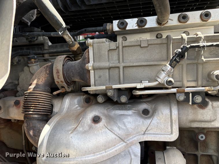 image for item EU8698 2021 Freightliner Cascadia semi truck