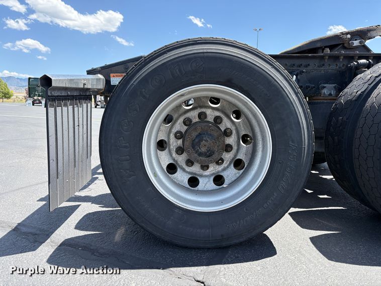 image for item EU8698 2021 Freightliner Cascadia semi truck
