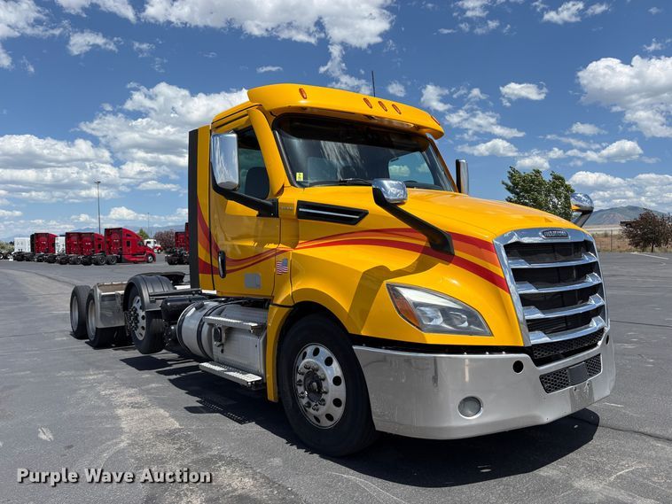 image for item EU8700 2022 Freightliner Cascadia semi truck