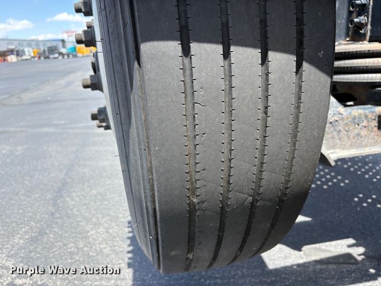 image for item EU8700 2022 Freightliner Cascadia semi truck