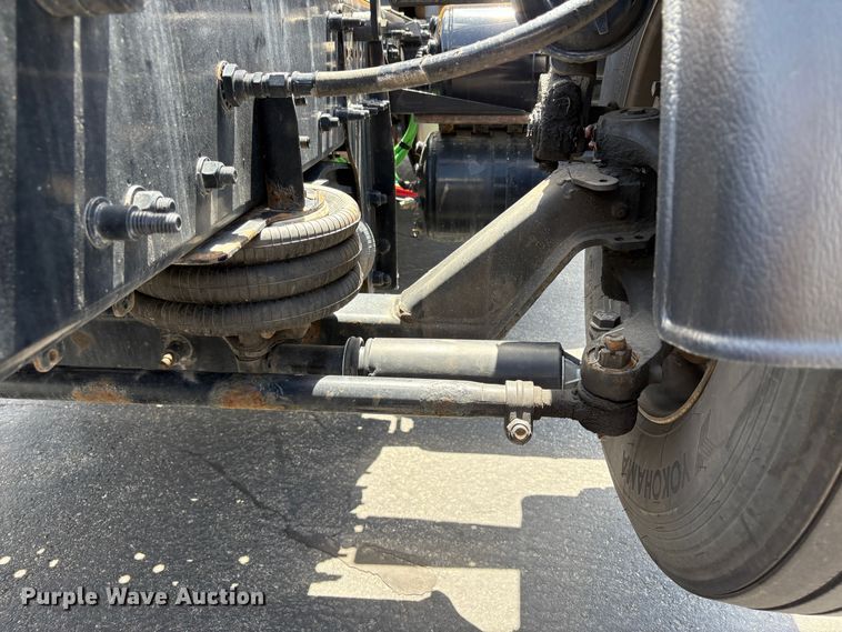 image for item EU8700 2022 Freightliner Cascadia semi truck